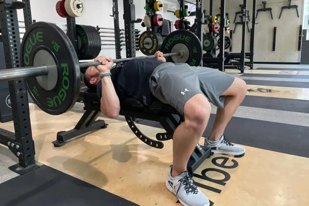 big3-bench-press-richtig-unten