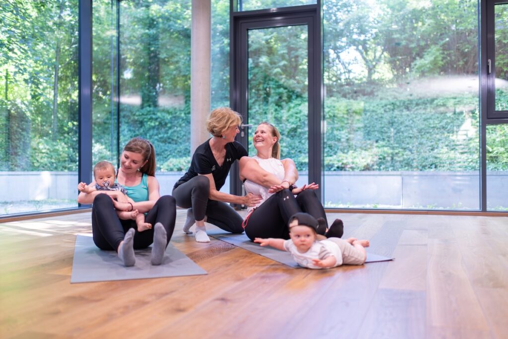 fit-postnatal-rueckbildung-geburt